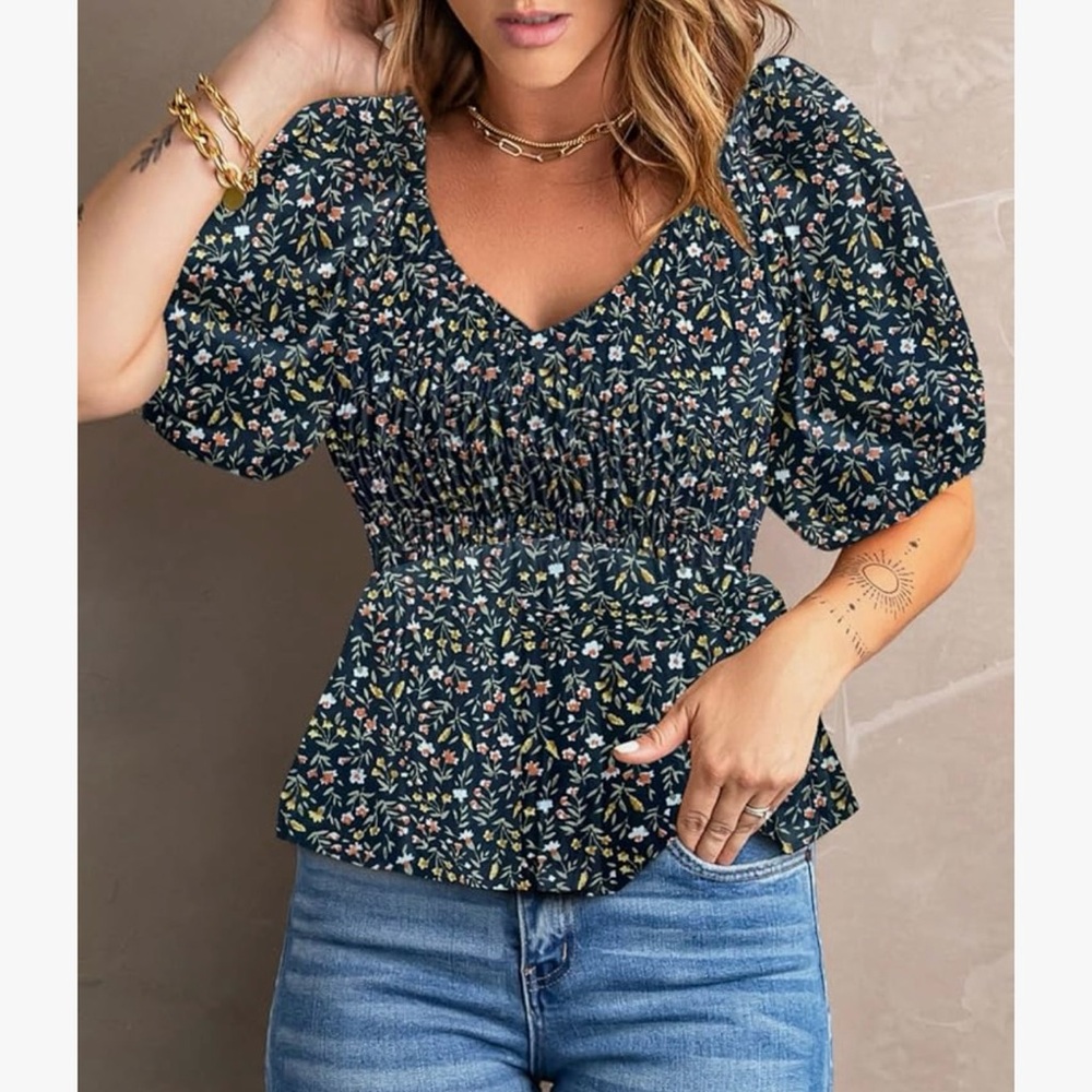 Acelitt Women's Puff Short Sleeve Peplum V Neck Smocked Blouses